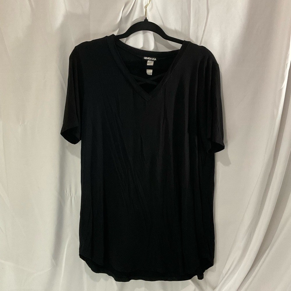 Heimish Womens Black Short Sleeve Criss Cross Neck Detail Top Size Large